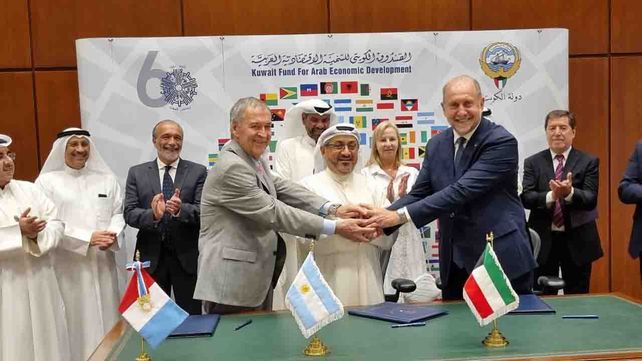 Perotti anunció que con Schiaretti en Kuwait firmaron el crédito para iniciar el acueducto Santa Fe – Córdoba