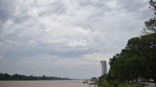 Estan vigentes dos alertas en la ciudad de Santa Fe este martes: uno por tormentas y otro por calor extremo