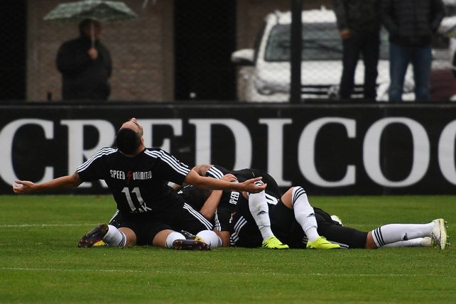 Deportivo Riestra deberá esperar la decisión del Tribunal para ascender