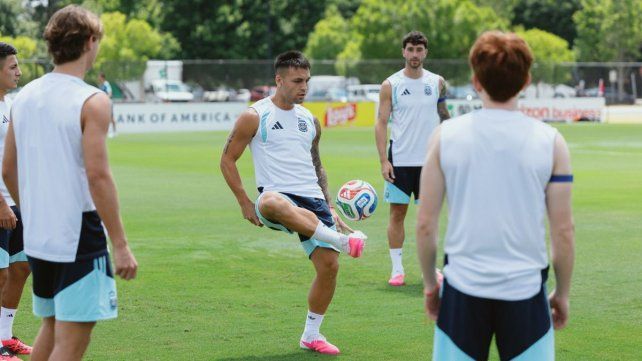 Lionel Scaloni comienza a definir el once titular para enfrentar a Suiza