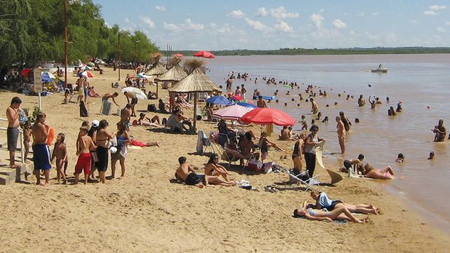 Atractivo. La playa es una de las preferidas y más convocantes sobre la costa del Paraná.