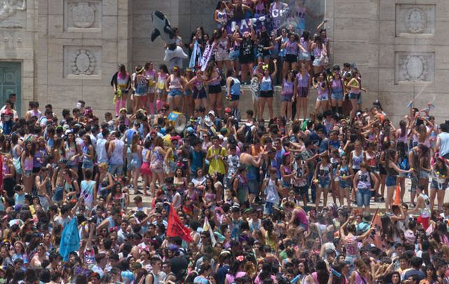 En el Patio Cívico del Monumento ayer no entraba un alfiler. Inclusive