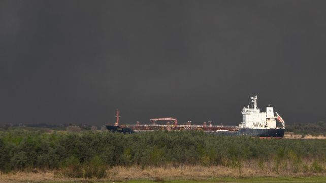 Humo negro. No son nubes