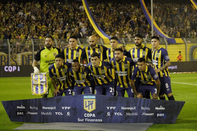 El plantel canalla posa para la foto con las tribunas del Gigante colmadas. El martes la historia será distinta.