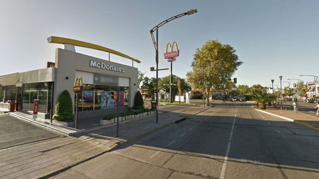 El McDonalds de Oroño y Jorge Cura.