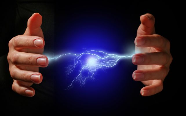 Crean un dispositivo para convertir el calor emitido por el cuerpo en energía eléctrica