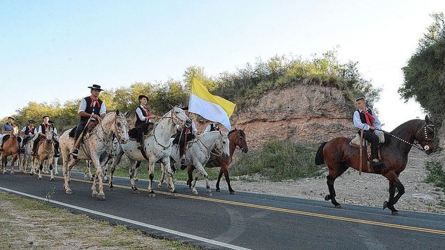 Valle María: procesión hacia el Balneario el 8 de diciembre