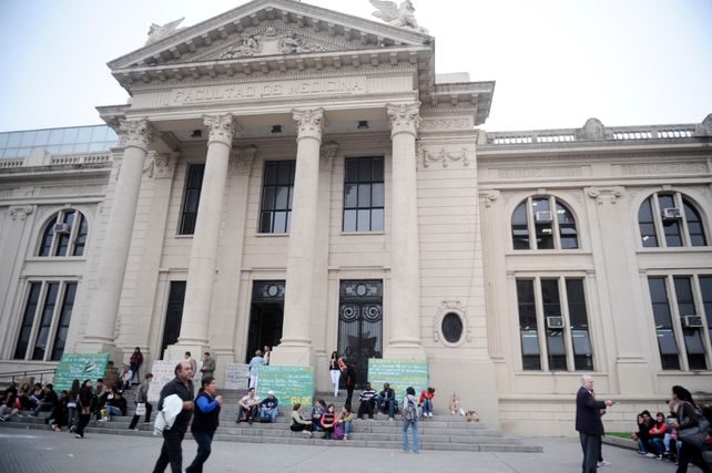 El 30 por ciento de los alumnos que ingresan a Medicina son extranjeros. (Foto de archivo)