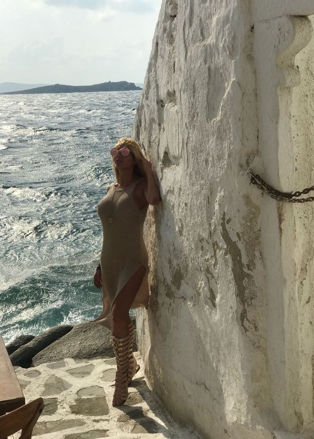 Las fotos calientes de Vicky Xipolitakis con su novio de viaje por las islas de Grecia