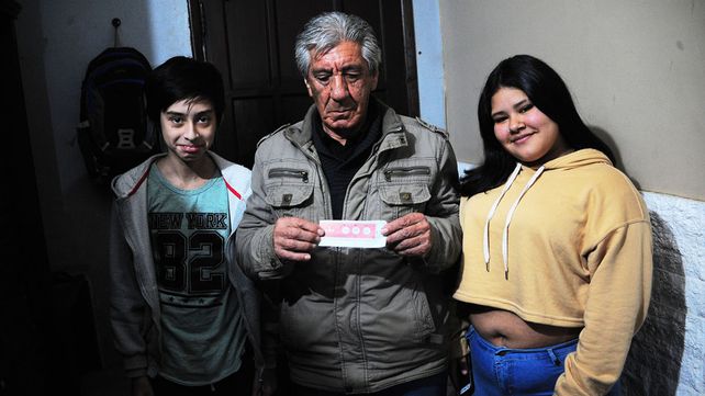 Francisco con dos de sus nietos.&nbsp;