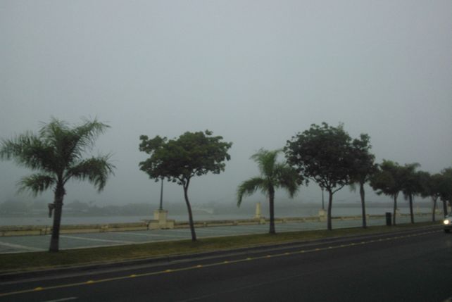 Los lectores de UNO Santa Fe compartieron las fotos de cómo se veía la costanera a las 9 de la mañana.