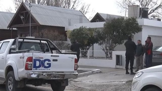 Trabajadores de Distrigas, también se hicieron presentes en el lugar para revisar lo que habría provocado el accidente.