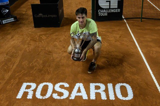 Camilo Ugo Carabelli fue el campeón en el YPF Rosario Challenger. Ahora recibió una invitación de la organización para que pueda defender su corona.