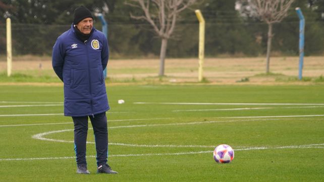 Miguel Angel Russo tendrá cinco entrenamientos para definir el equipo