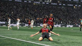 Eintracht Frankfurt goleó a Bayern Munich y lo privó de ser líder