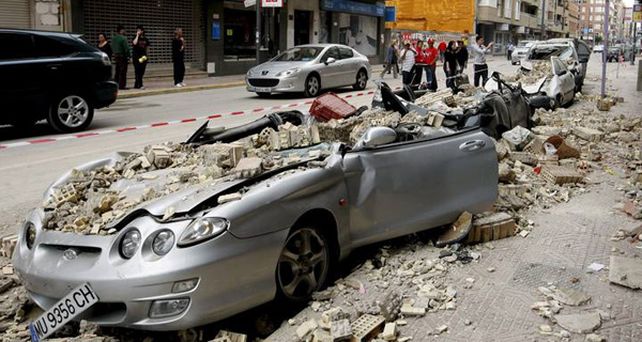 Llegan a nueve los muertos y hay un 80 por ciento de las viviendas afectadas por el sismo en Lorca