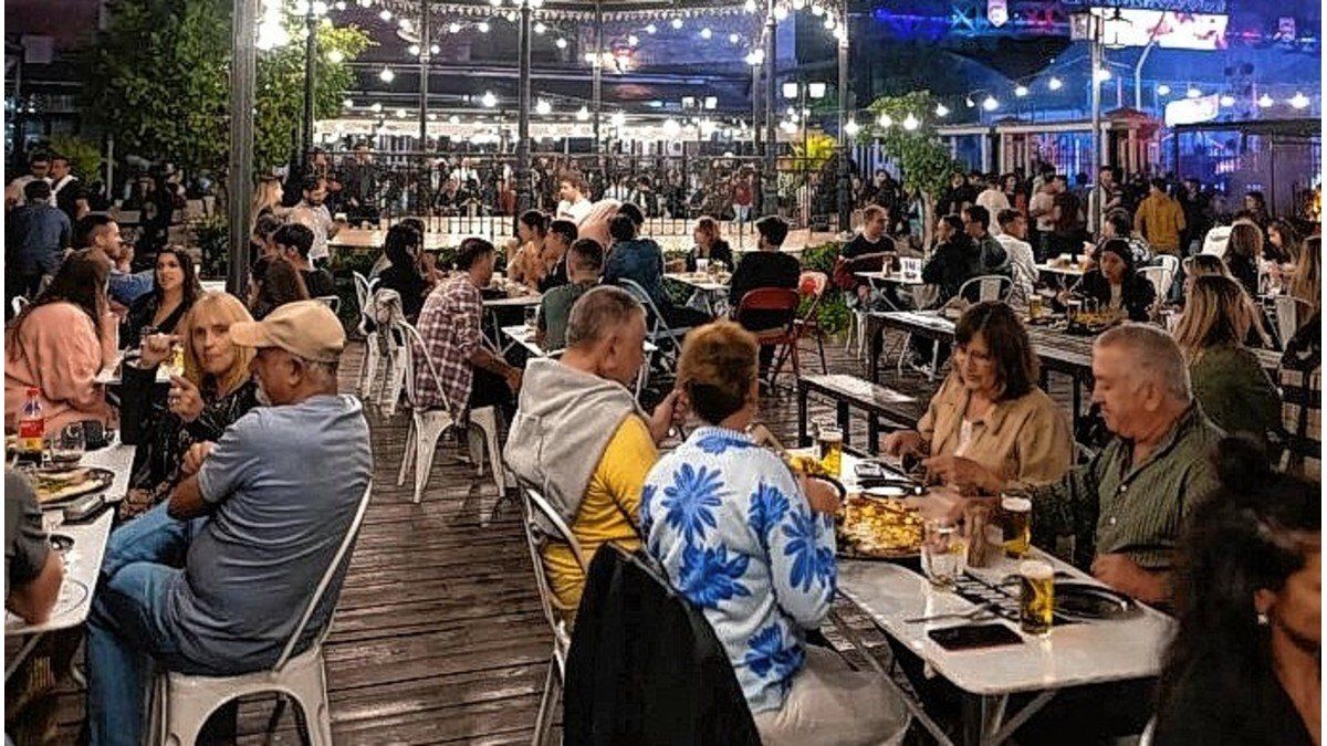 Tras el impacto de los Juegos Suramericanos, bares y restaurantes piden mantener los horarios extendidos en la noche de Santa Fe