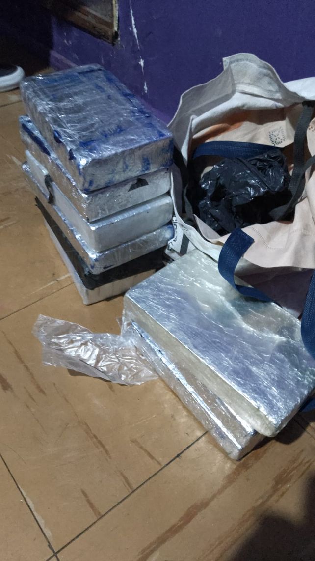 La cocaína incautada este martes a la mañana en un departamento de Barrio Fonavi de Grandoli y Gutiérrez.