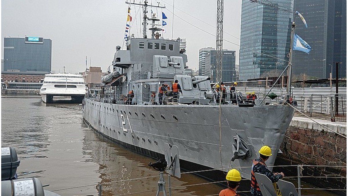 Buques de guerra en Paran y el enojo de Corrientes con Prefectura