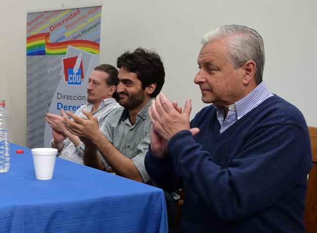Los funcionarios aplaudieron la inauguración.&nbsp;