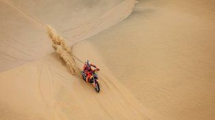 Luciano Benavides está con chances de hacer historia en el Dakar.