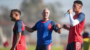 Leonardo Madelón, un histórico en Unión, prepara el equipo para enfrentar a Central por Copa Argentina.