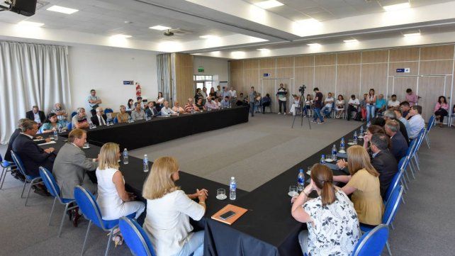Gustavo Bordet hizo anuncios para escuelas de la provincia