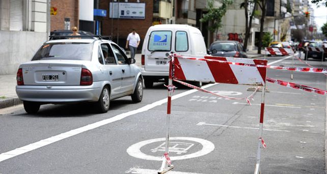 Comerciantes impulsan la suspensi&oacute;n de los carriles exclusivos para el transporte urbano