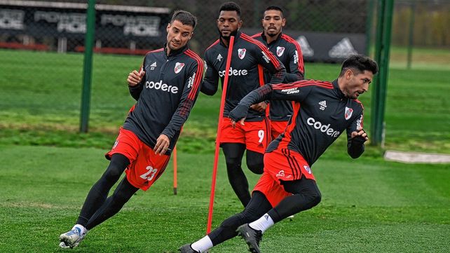 River tendría tres cambios para visitar a Independiente por la Liga Profesional.