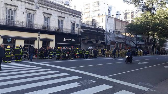 Bomberos voluntarios de todo el país abrazan el Congreso contra el ajuste y el desfinanciamiento