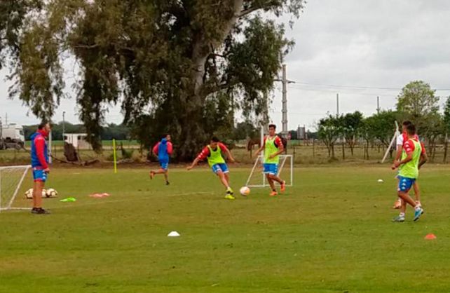 Unión ya se prepara para recibir a Banfield mientras aguarda la llegada de Nicolás Blandi.