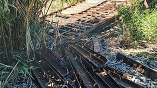 Cortaban los rieles de las vías con un grupo electrógeno