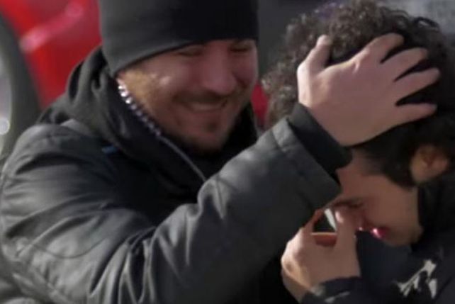 La historia del pueblo que aprendió lengua de señas para hablar con un vecino