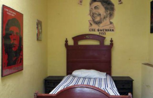 La habitación donde está la cama del Che mantiene los muebles originales.