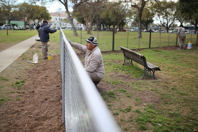 Construyen el primer canil para mascotas en la Plaza del Rosario