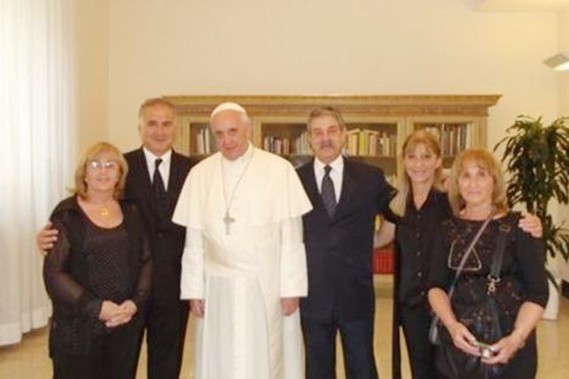 El papa Francisco recibió a familiares de las víctimas del atentado a la AMIA