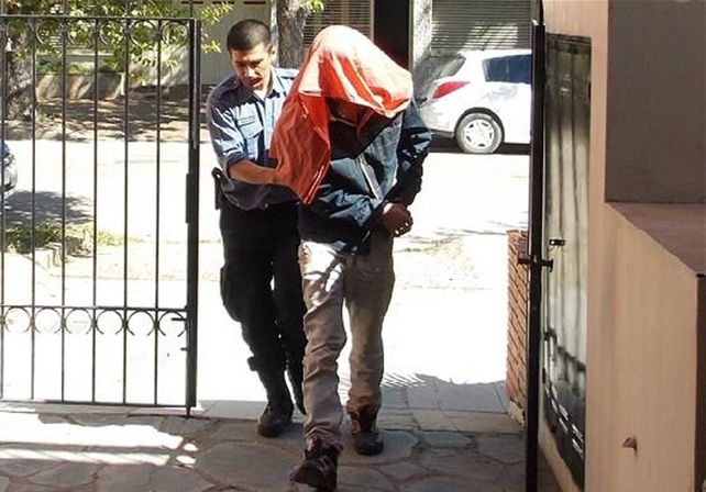 Manuel Díaz. El exempleado del Poder Judicial fue detenido por haber violado a su hija. Le dieron libertad condicional y la volvió a atacar.