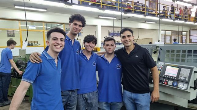 Máximo Ríos (primero de la izquierda)