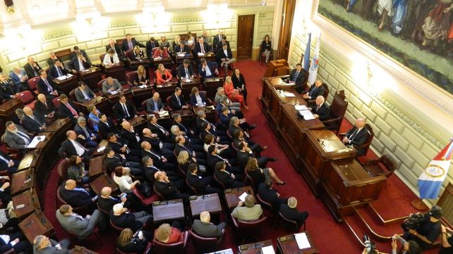 Empleo, seguridad, economía y reforma de la Constitución, temas del discurso de Lifschitz