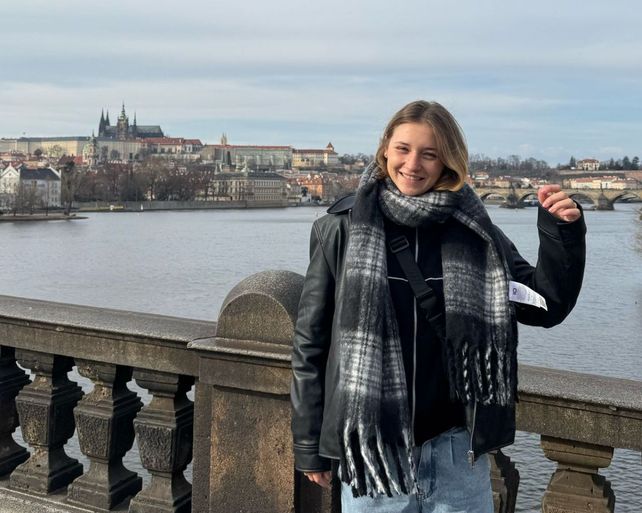 Becas AFS. Lara es la chica de Funes que desde enero pasado realiza su intercambio en República Checa.