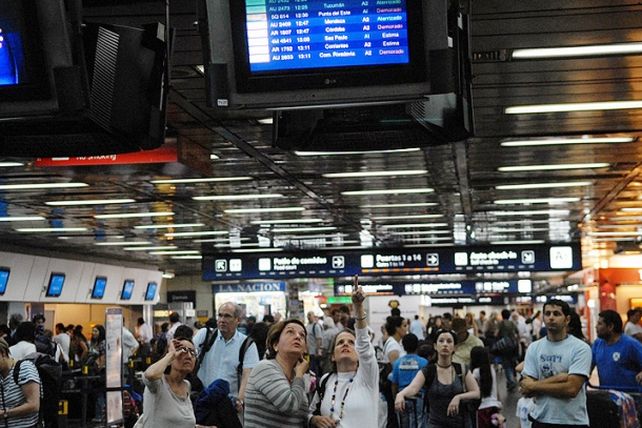 Casi 1 millón y medio de turistas se movilizarán este fin de semana patrio