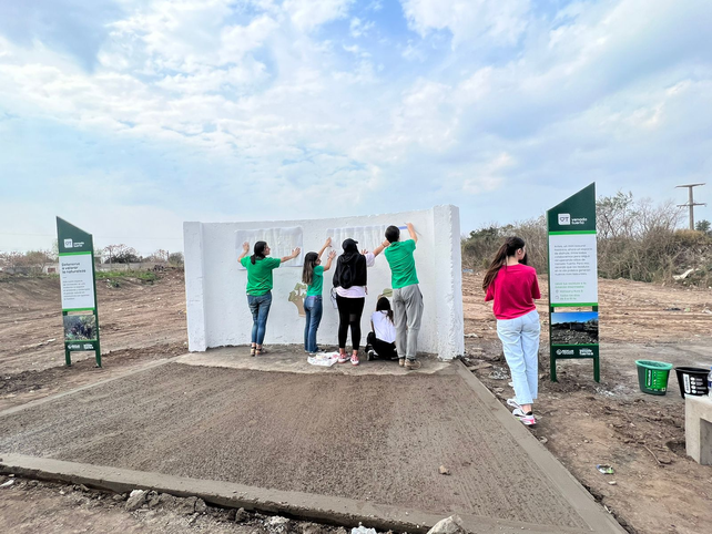 Voluntarios y empleados municipales de Venado Tuerto erradicaron un histórico basural en un barrio de la ciudad
