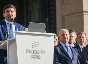 Pullaro reivindicó el rol del Estado y llamó a trabajar juntos en el acto por el 25 de Mayo: Nadie se salva solo