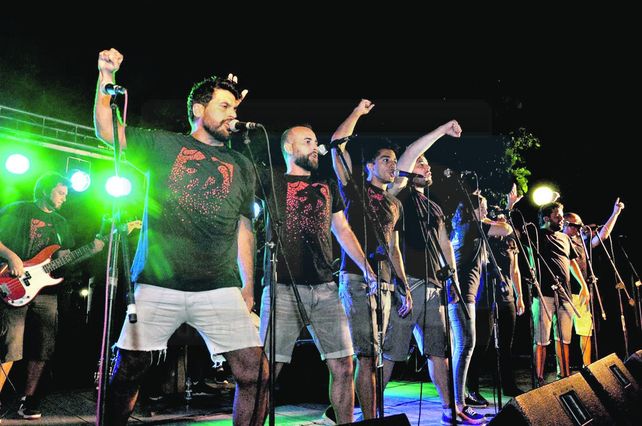 Agarrate Catalina se presentó en Paraná