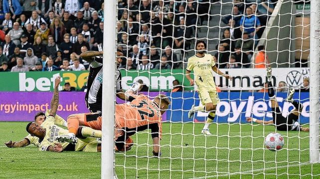 Arsenal perdió y sigue afuera de la zona de Champions