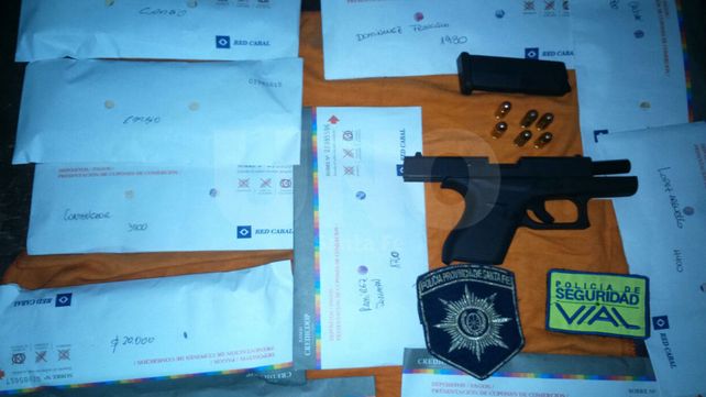 Los elementos secuestrados durante el operativo policial.&nbsp;