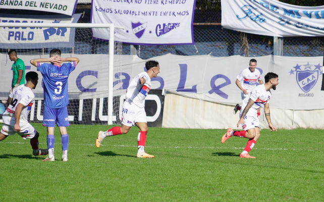Facundo Marín puso el 1 a 0 para Central Córdoba ante Argentino.