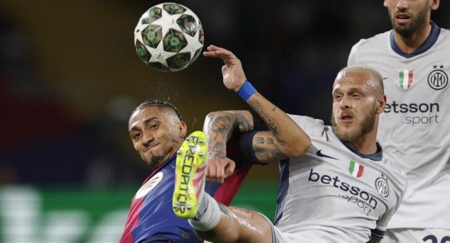 Inter y Barcelona, mano a mano por un lugar en la final de la Champions League Inter y Barcelona, mano a mano por un lugar en la final de la Champions League