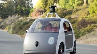 Cómo hizo Google para que su auto sin conductor sea legal