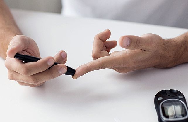 Una de cada tres personas menores de 60 años que fallecieron por coronavirus